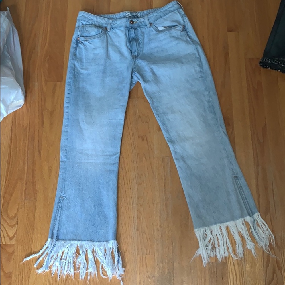 Zara mid rise straight cut jeans with frayed ankle